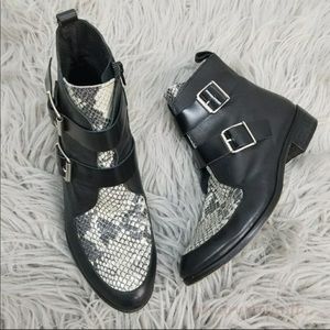 TopShop Black Air Snake Effect Ankle Booties 39